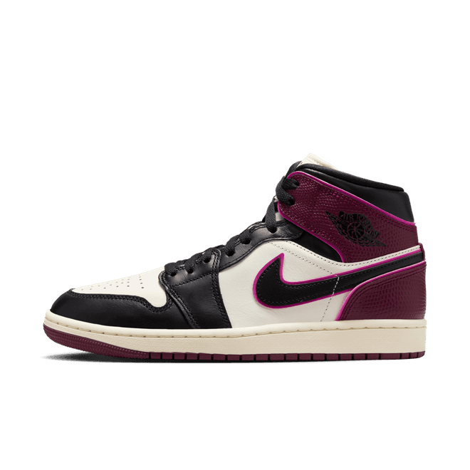 Air Jordan Wmns Air Jordan 1 Mid 'Bordeaux' 