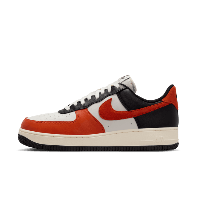 Nike Air Force 1 Low '07 LV8 Black & Vintage Coral'