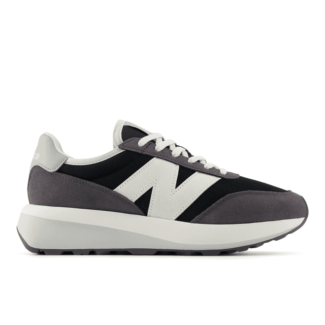 New Balance 370 black/black