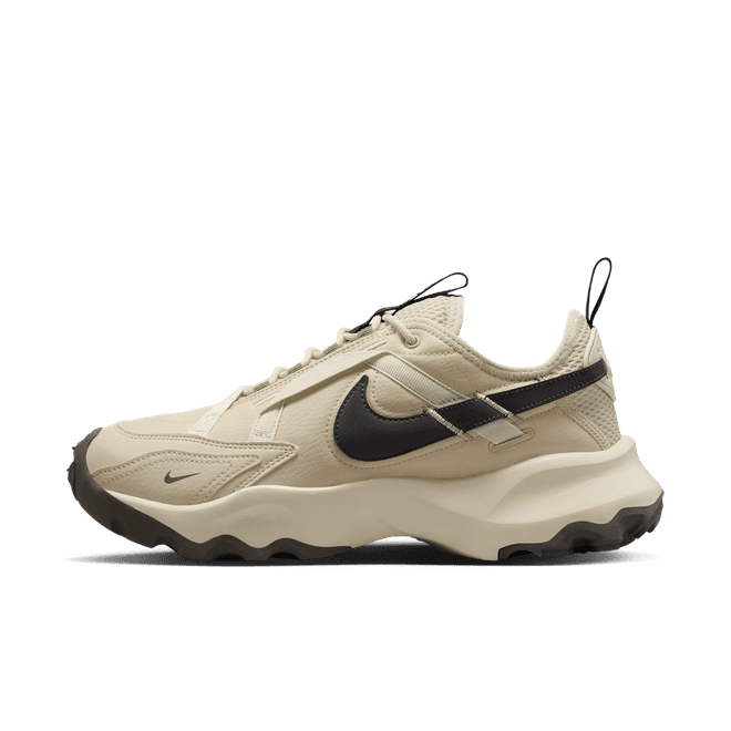 Nike TC 7900 Beach Cave Stone Coconut Milk Off Noir (Women's)