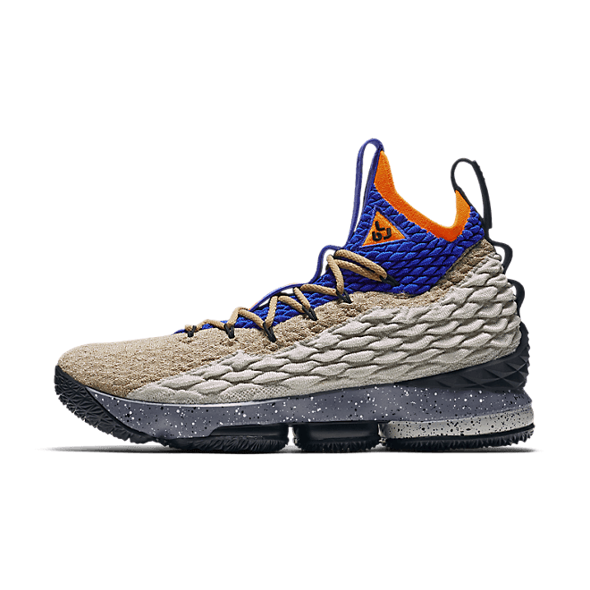 LeBron 15 