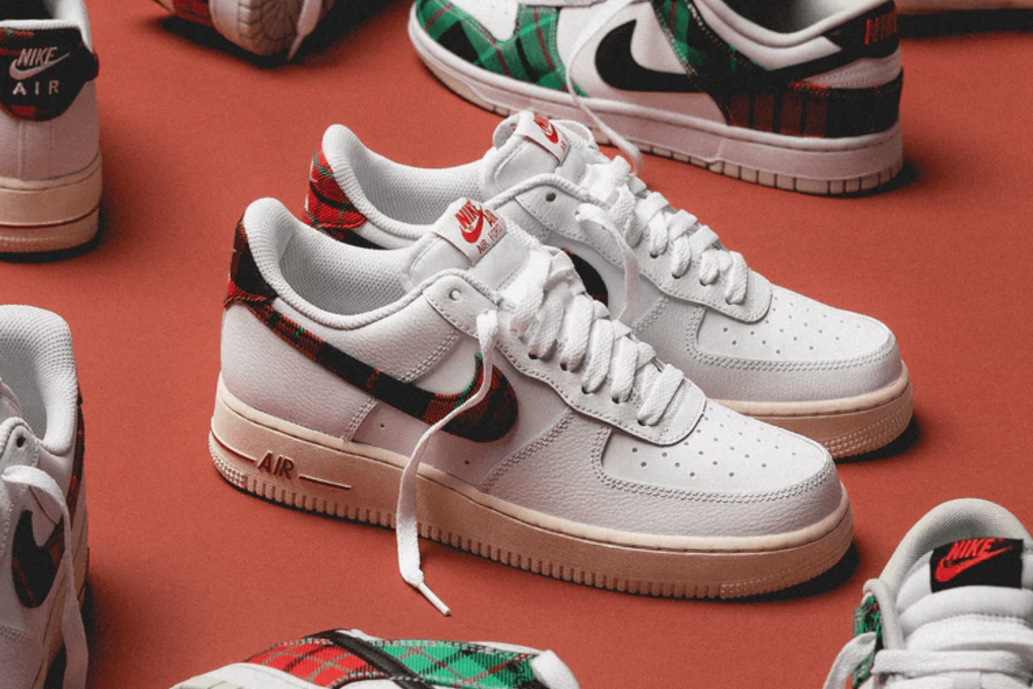 Wie style ich das Nike Air Force 1 und Dunk 'Plaid' Pack