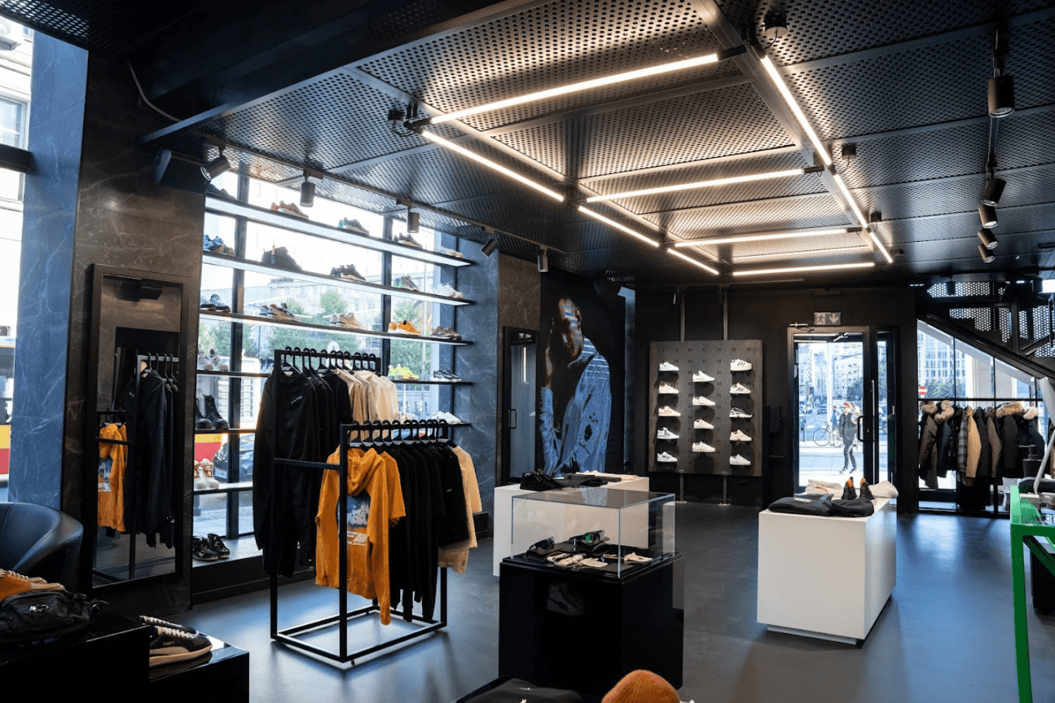 Sneaker Shopping Guide: Die 11 Besten Sneaker Shops in Warschau