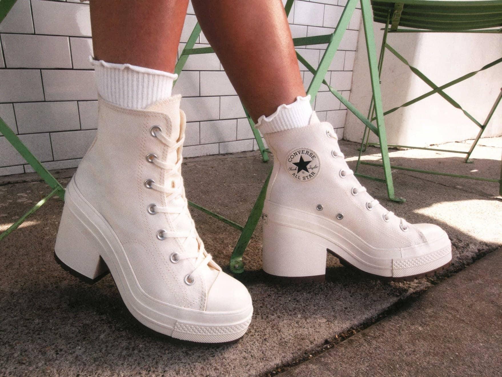 Chuck 70 De Luxe weiß am Fuß