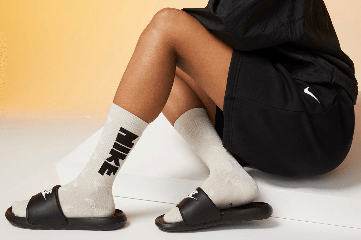 Top 10 Trend Slides, Slippers, Birkenstocks und Adiletten 2023