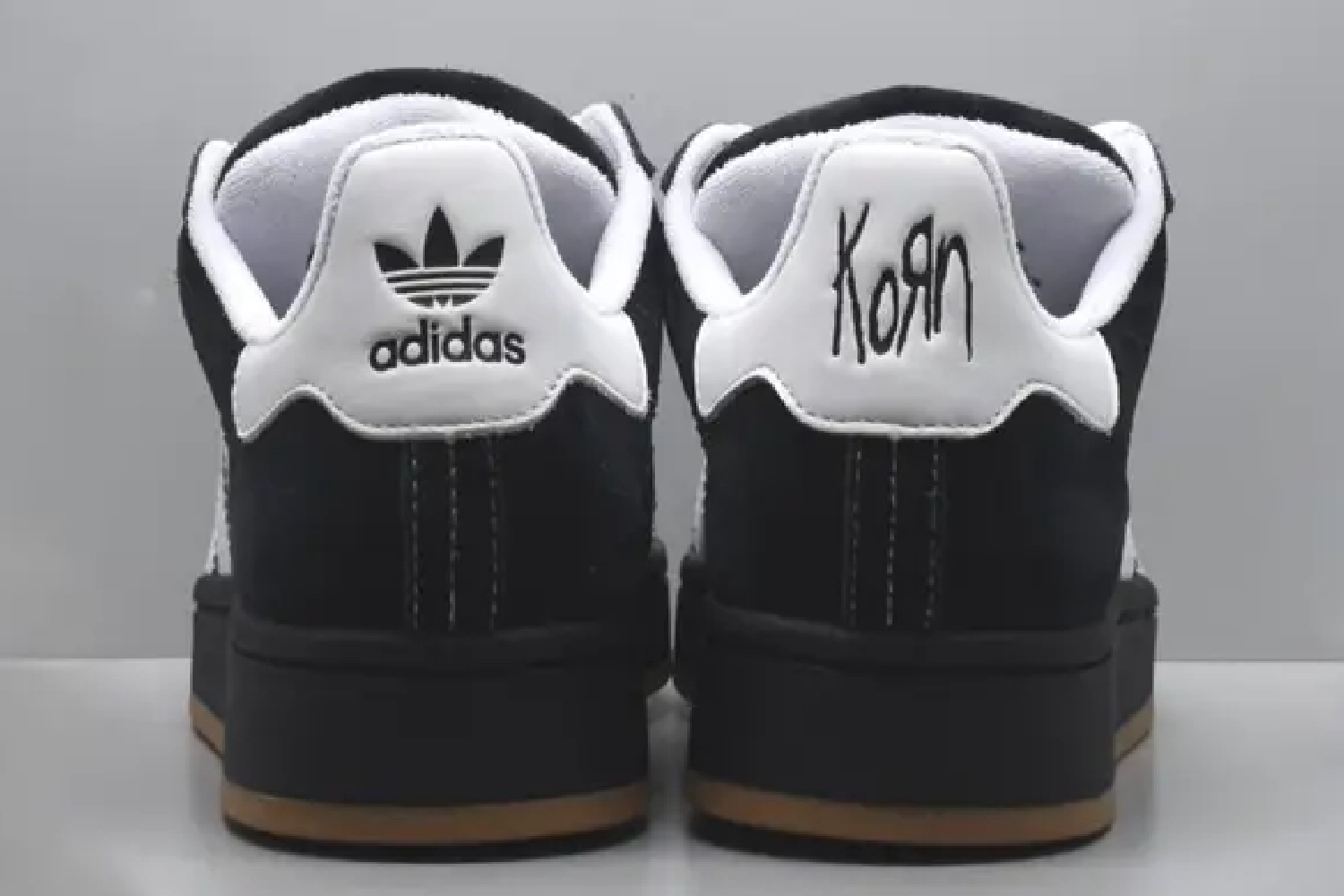 Die Korn x adidas Collab erscheint im Oktober 2023