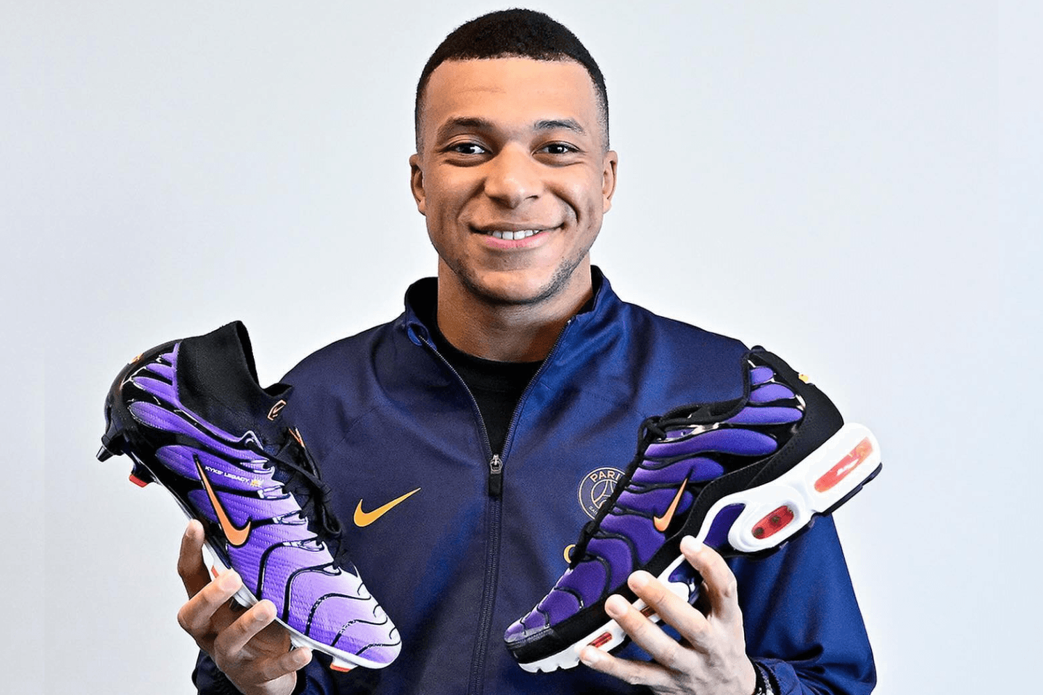 Mbappé enthüllt die neuen Nike Air Mercurial TN Fußballschuhe