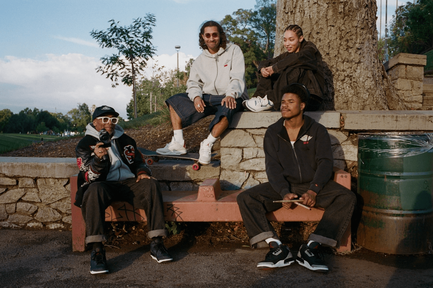 Die Levi’s x Air Jordan‑Kollektion umfasst drei Jordan 3 Colorways plus passendes Apparel