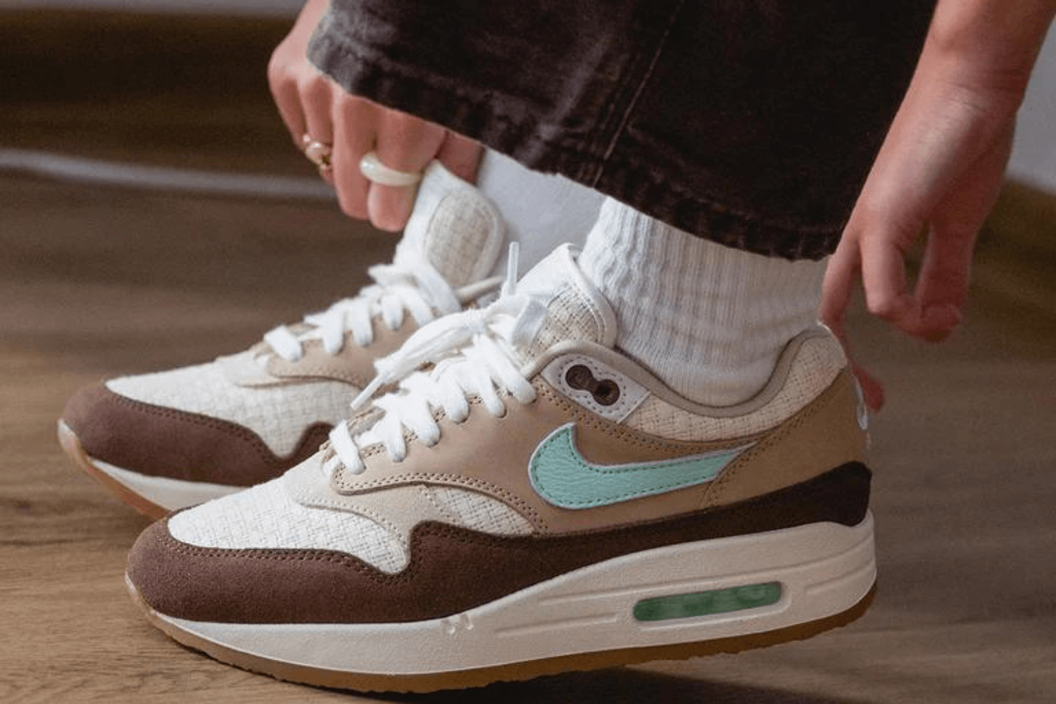 A Top 10 beige trend sneakers