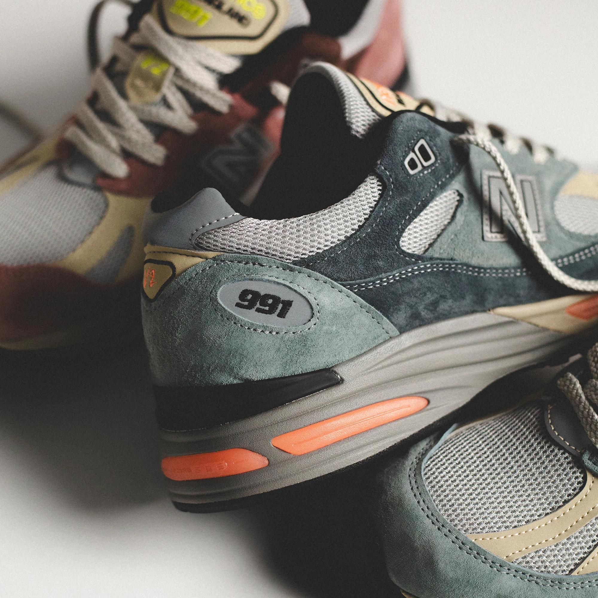New Balance 991v2 'Light Blue' en 'Rosewood'