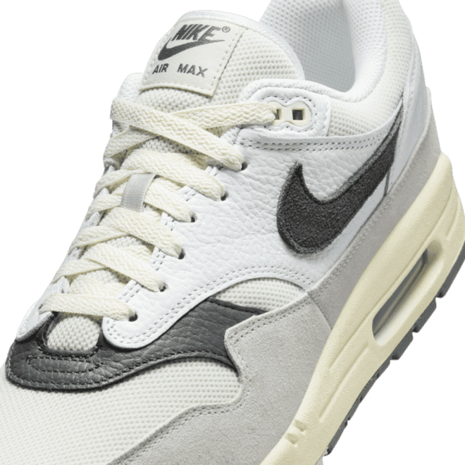 Nike Air Max 1 'Greyscale Sail' laces