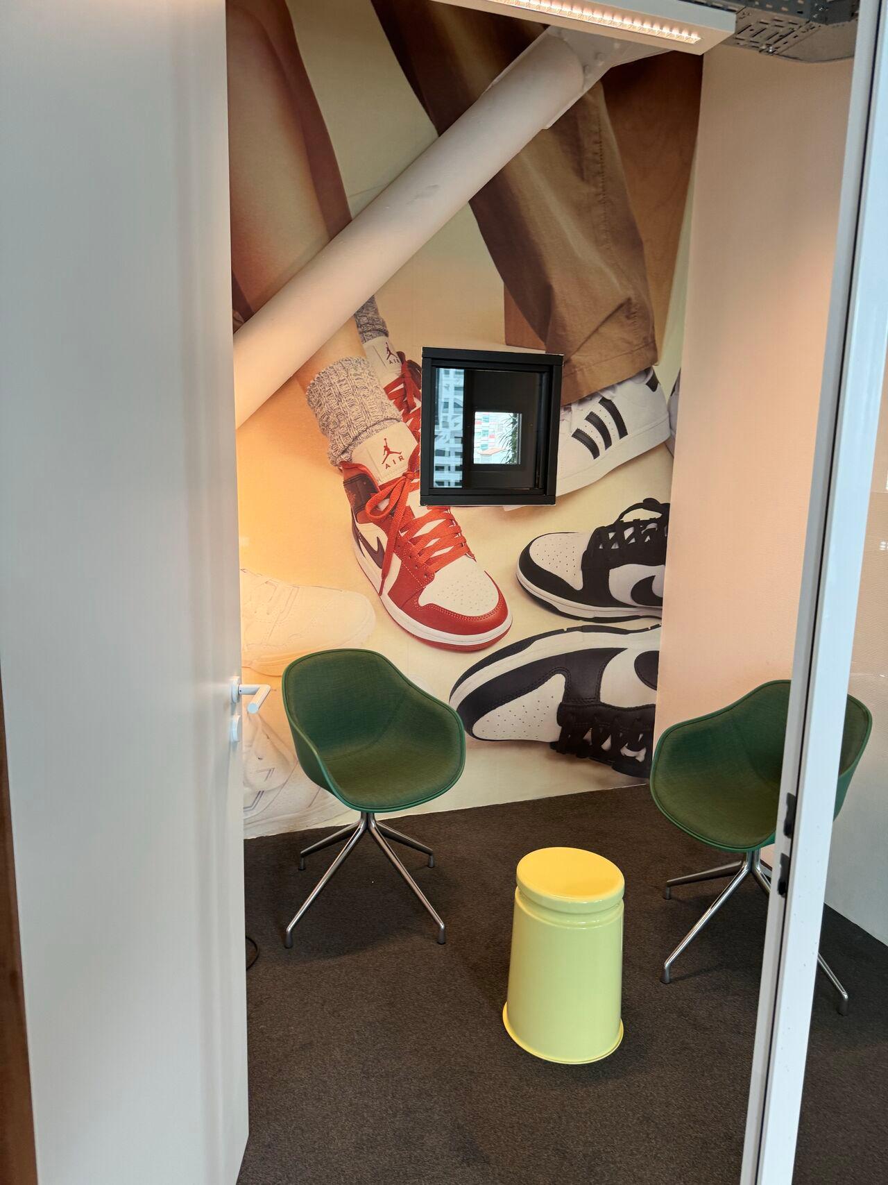 Meeting toom EMEA headquarters Foot Locker