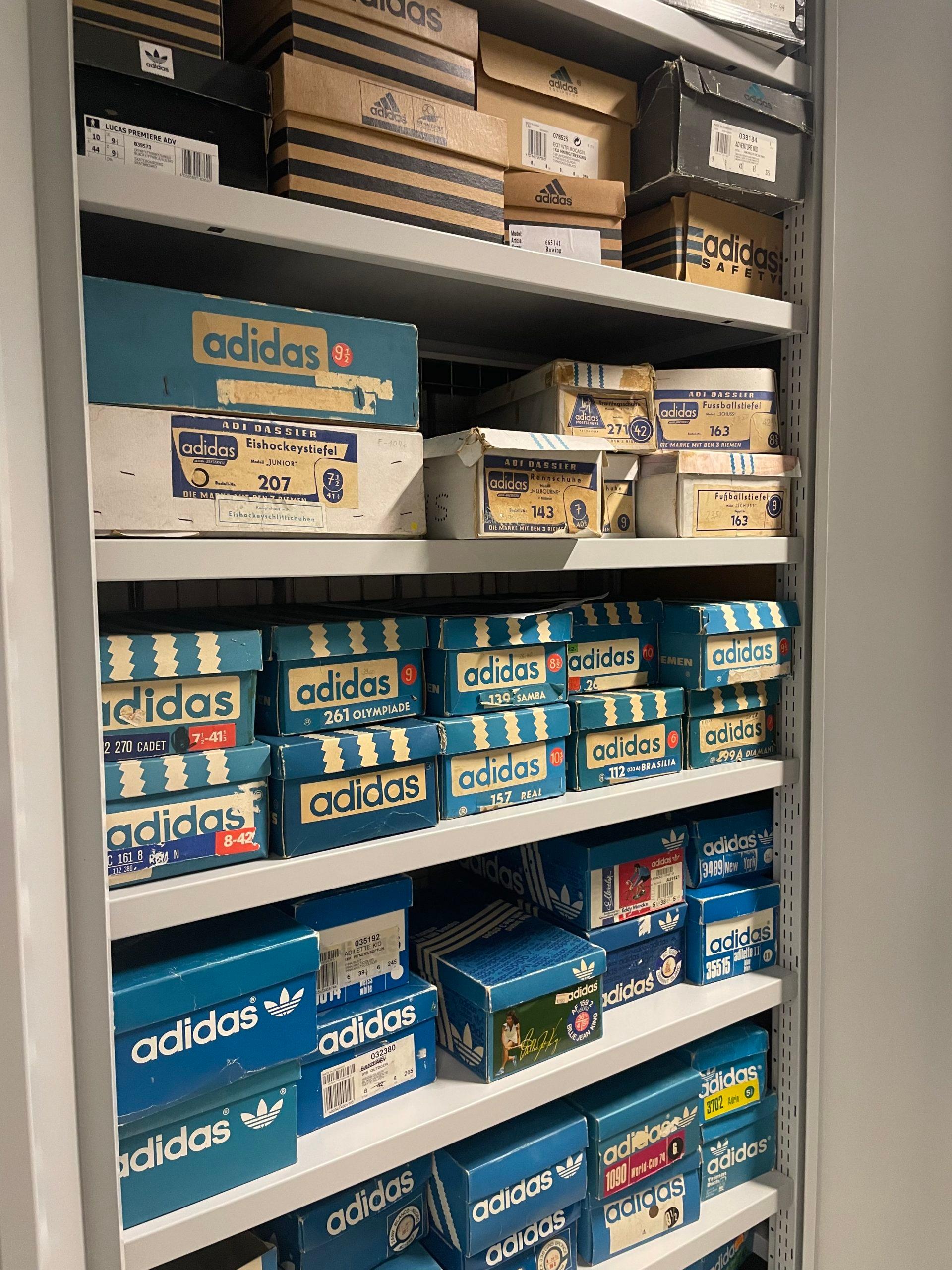 adidas World Headquarters Sneakerjagers