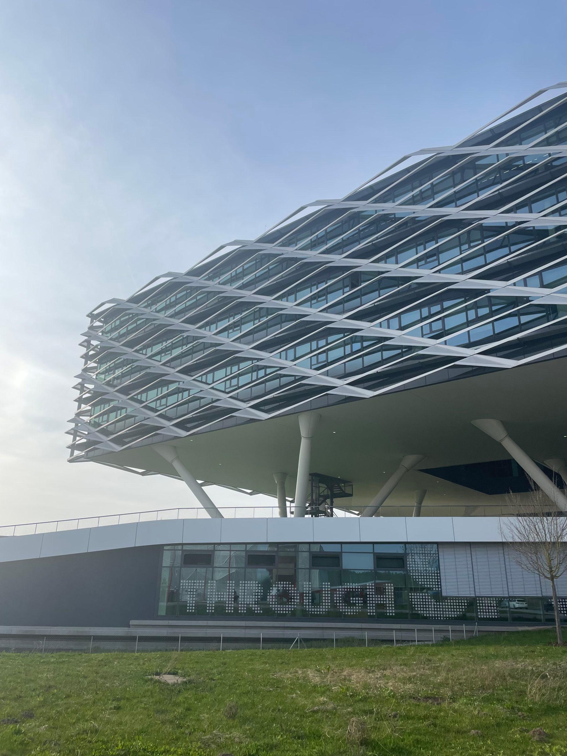 adidas World Headquarters Sneakerjagers