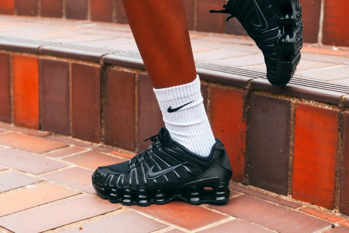 Restock alert: the Nike Shox TL WMNS 'Black' and 'White'