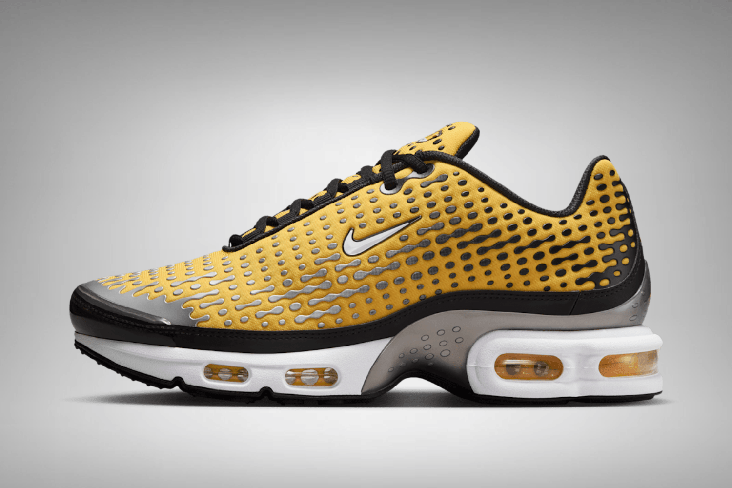 Official images of the Nike Air Max Plus VII 'Varsity Maize'