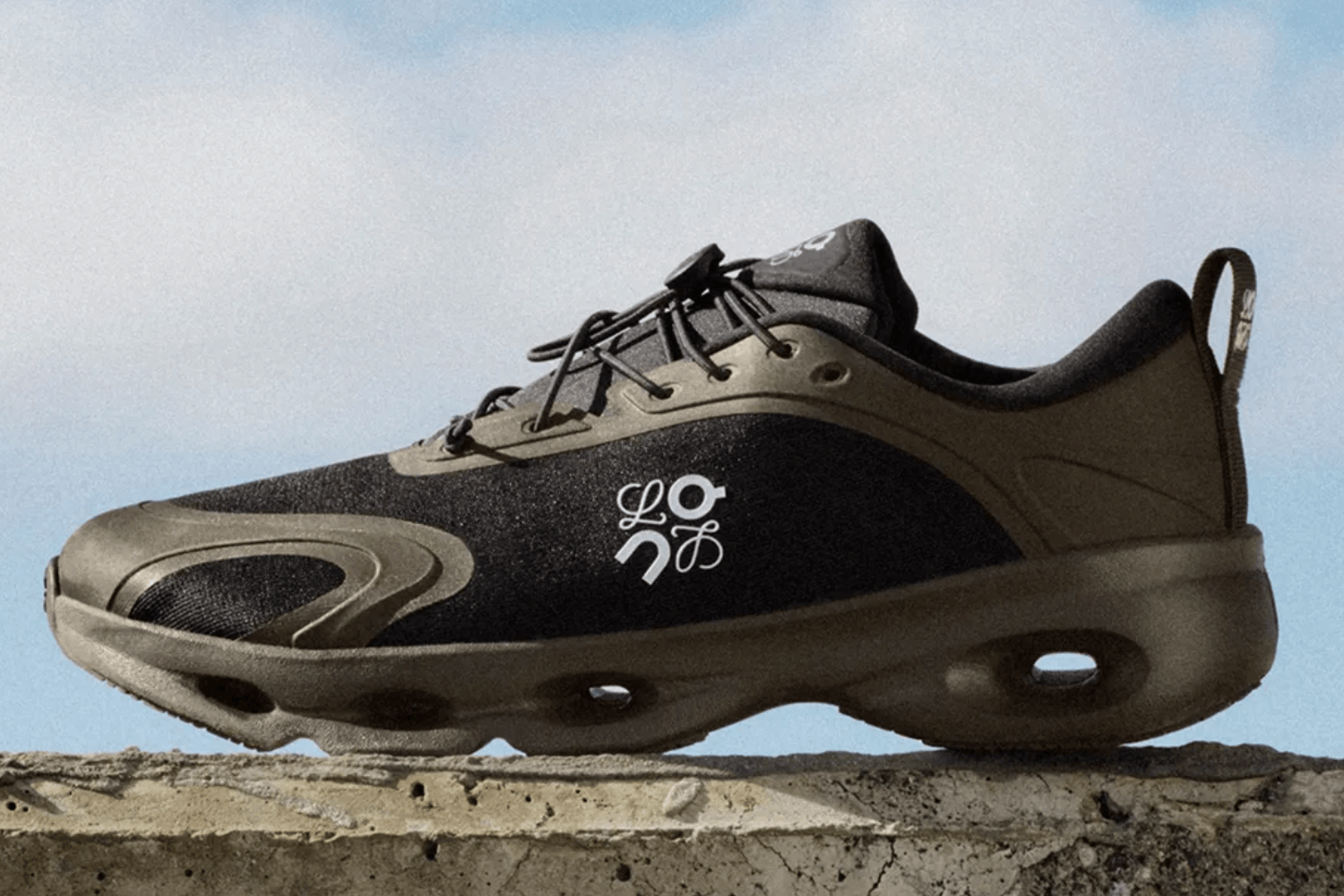 LOEWE and ON Running Present the Cloudsolo, the Duo’s First Co-Creation