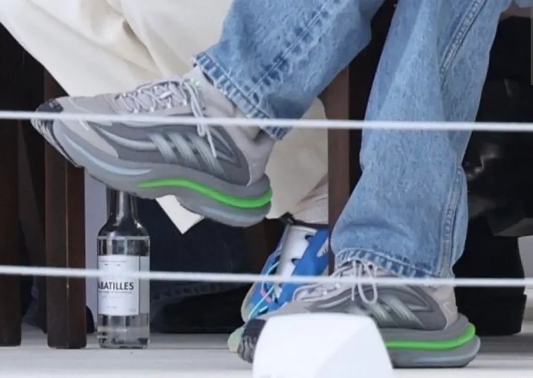 Pharrell teaset mogelijk een adidas Adistar Jellyfish V2