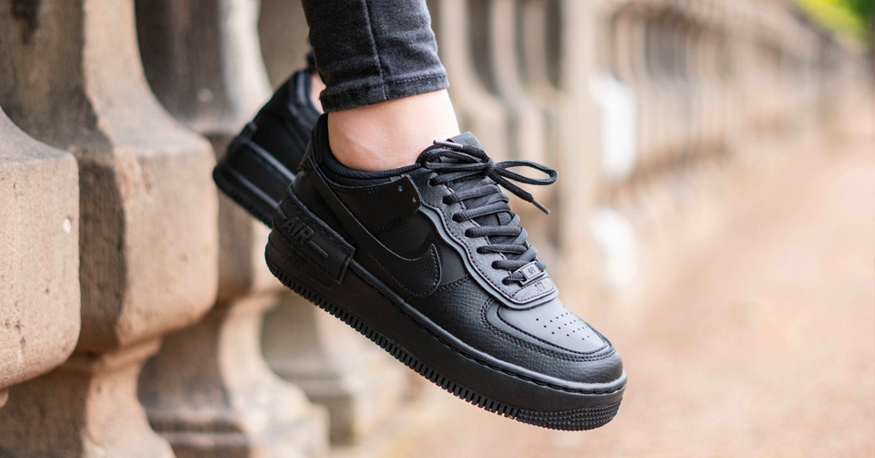 Sneakerjagers top 10 zwarte dames sneakers