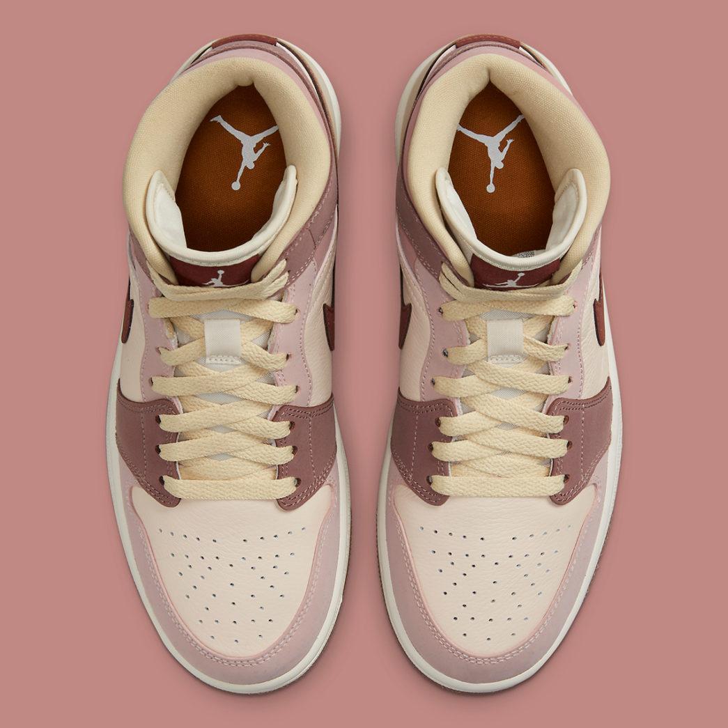 Air Jordan 1 Mid WMNS