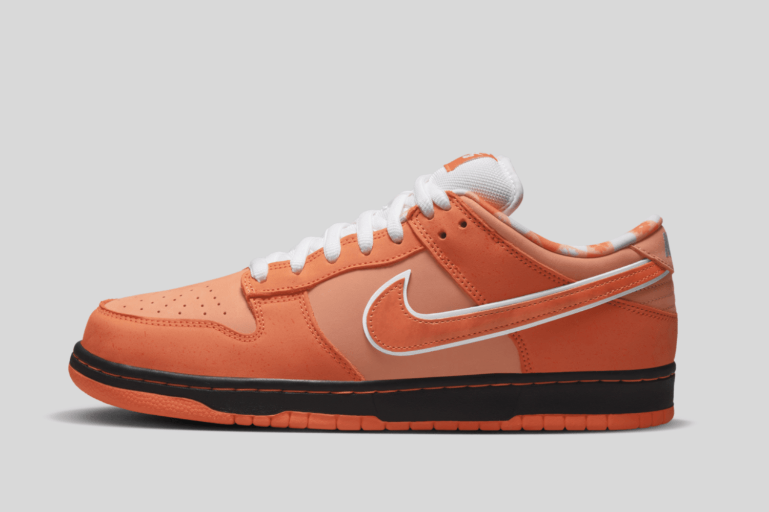 OfficiĂ«le beelden van de Concepts x Nike SB Dunk Low ‘Orange Lobster’