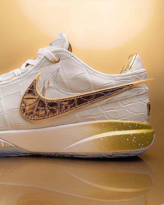 Nike LeBron 20 "The Moment" close-up