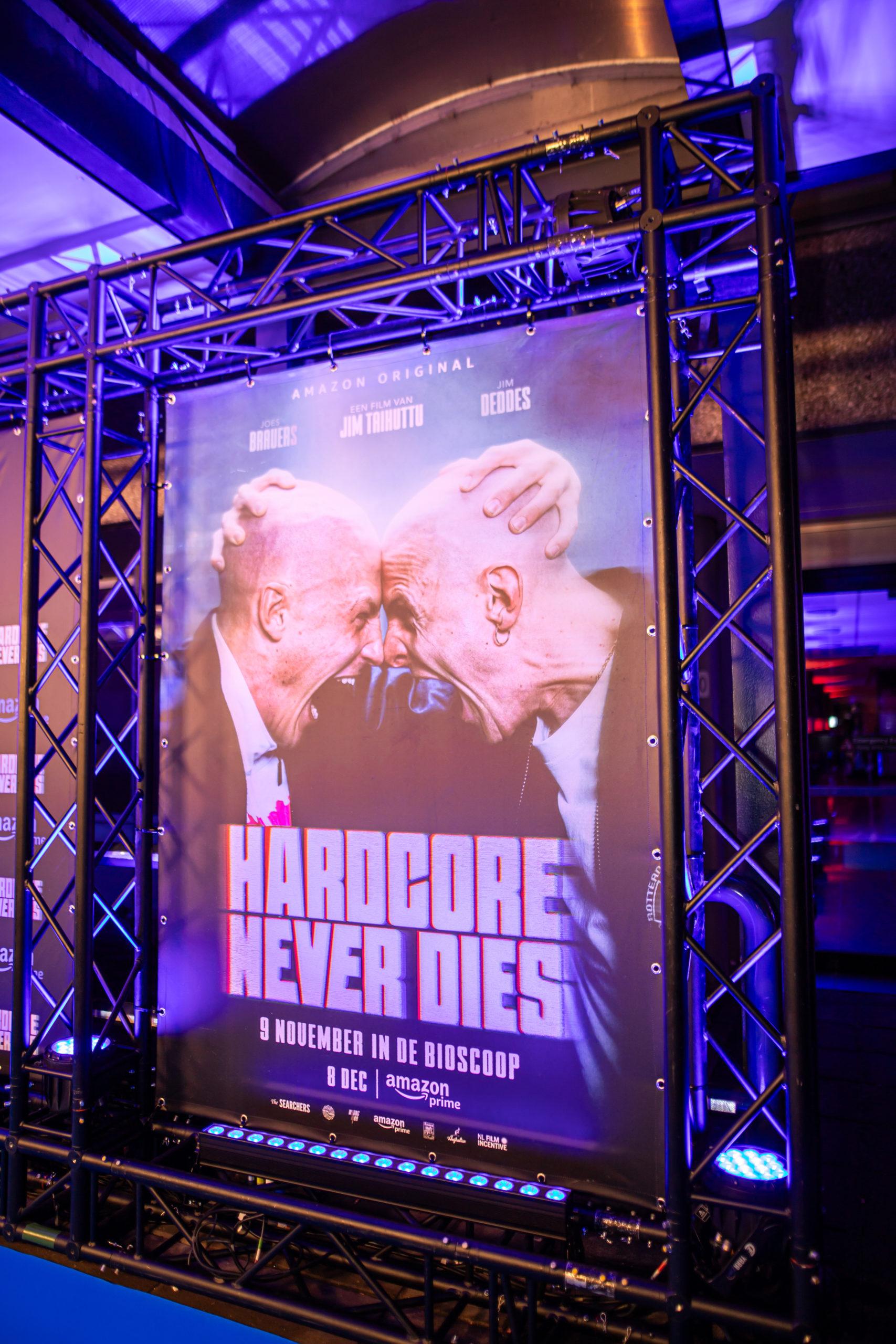 Hardcore Never Dies Sneakerjagers