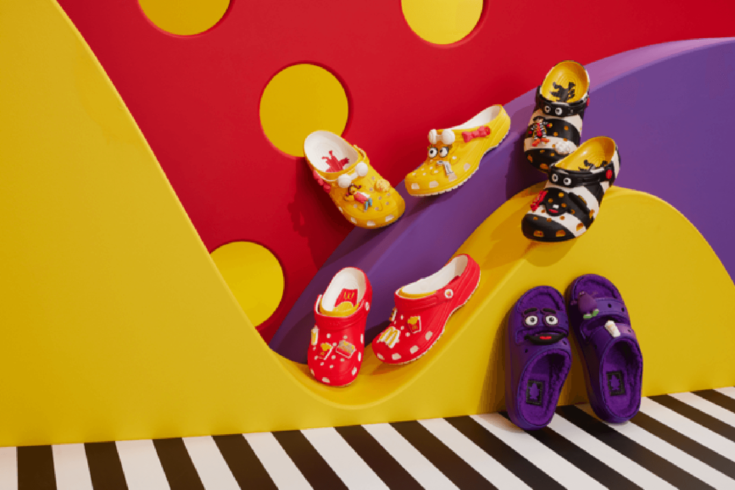 De McDonald’s x Crocs collectie