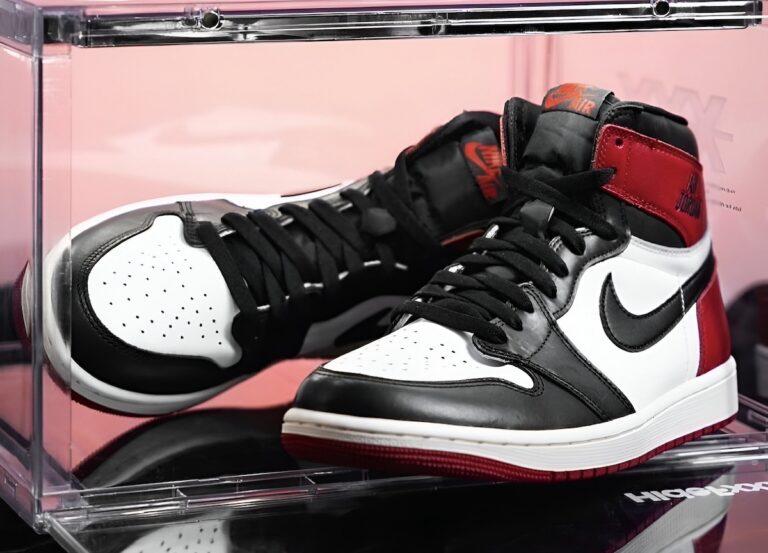 Air Jordan 1 High OG 'Black Toe Reimagined'