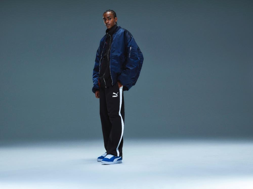 PUMA Suede XL Electric Blue on feet