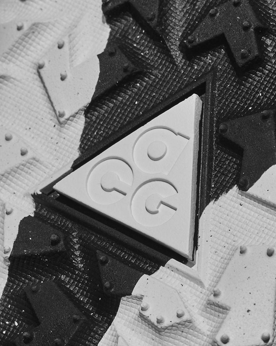 Comme des Garcons x Nike ACG Low Mountian Fly