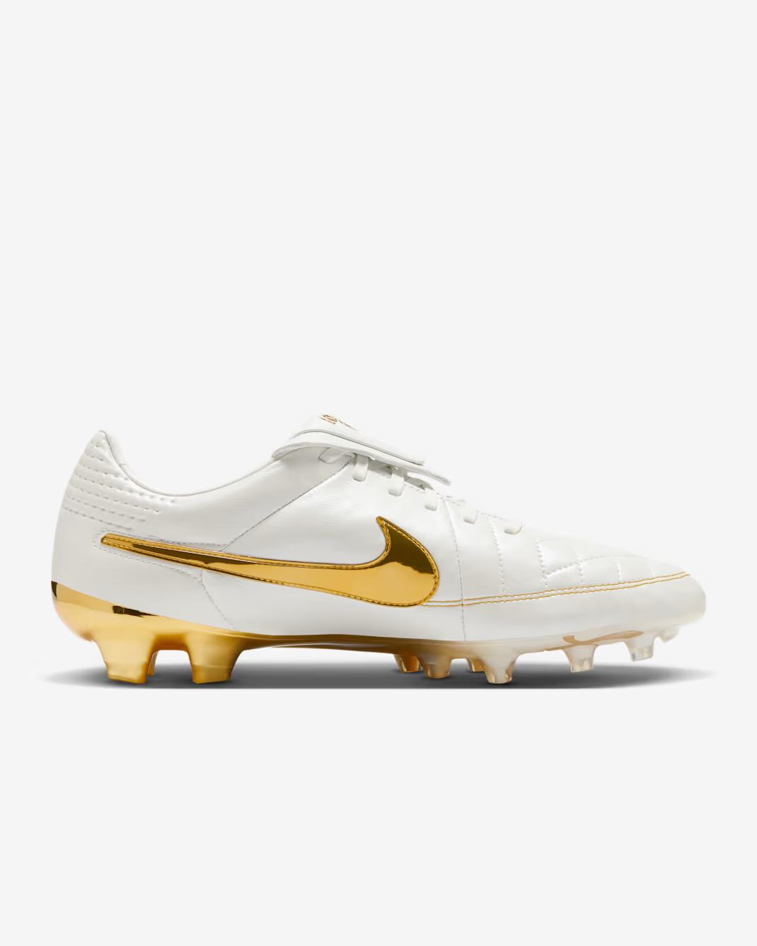 Ronaldinho x Nike Tiempo Legend SE 'Touch Of Gold'