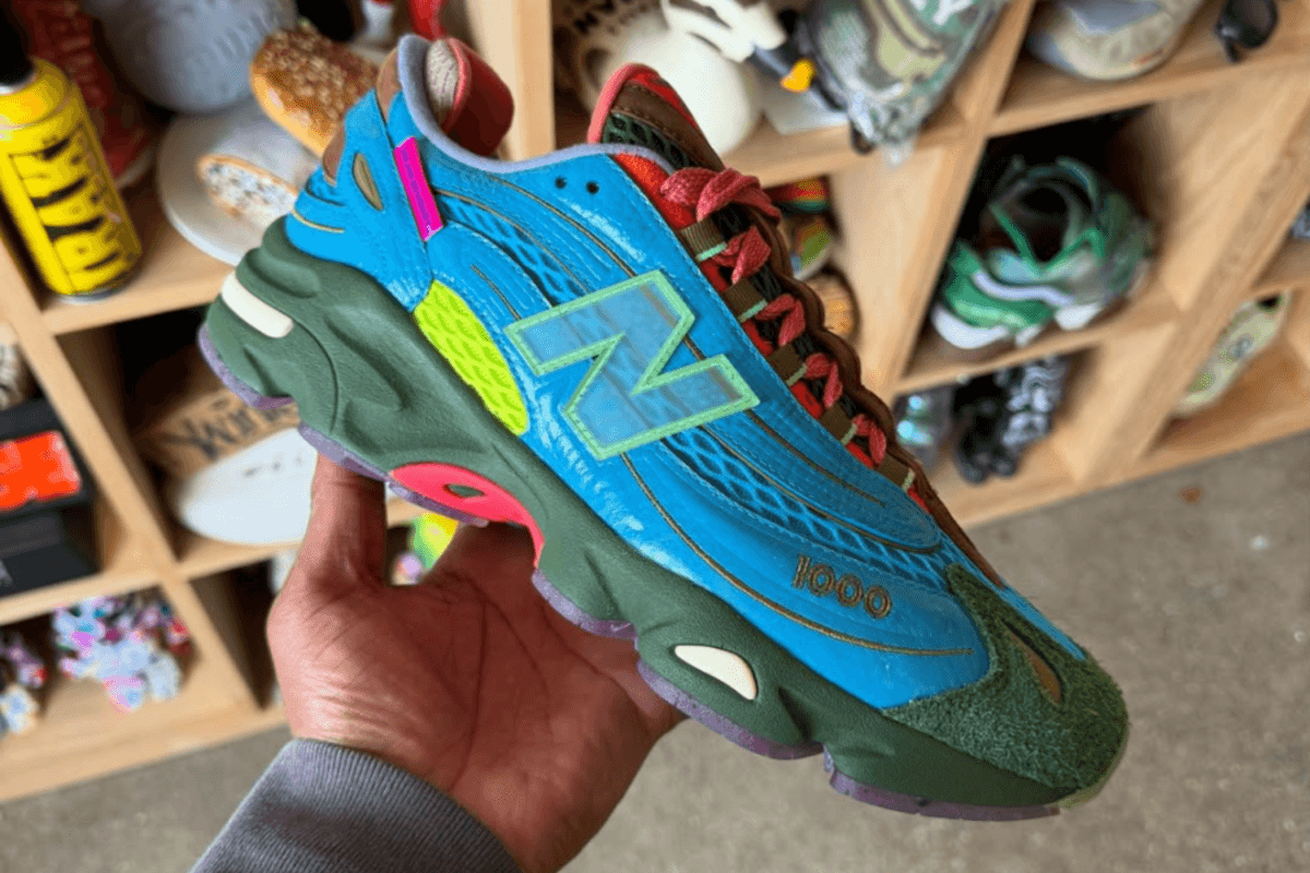 De Salehe Bembury x New Balance 1000 ‘Fog Be The Cloud’ is bijna hier