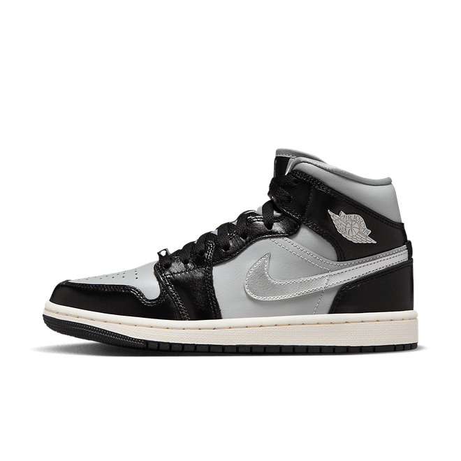 Air Jordan 1 Mid SE WMNS 'Black Chrome' FB9892-002