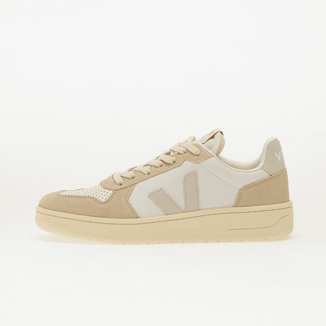 Veja V-82 Leather Ex-White Natural Almond