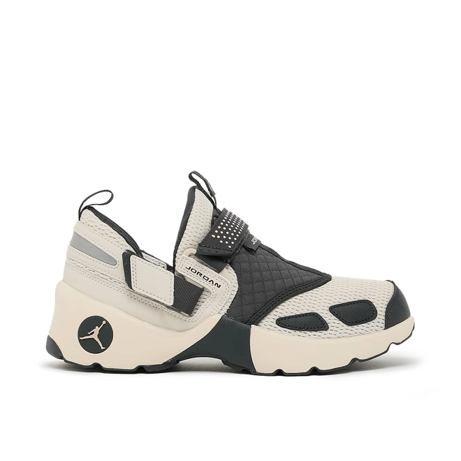 Jordan Wmns Trunner Lx black/black-black