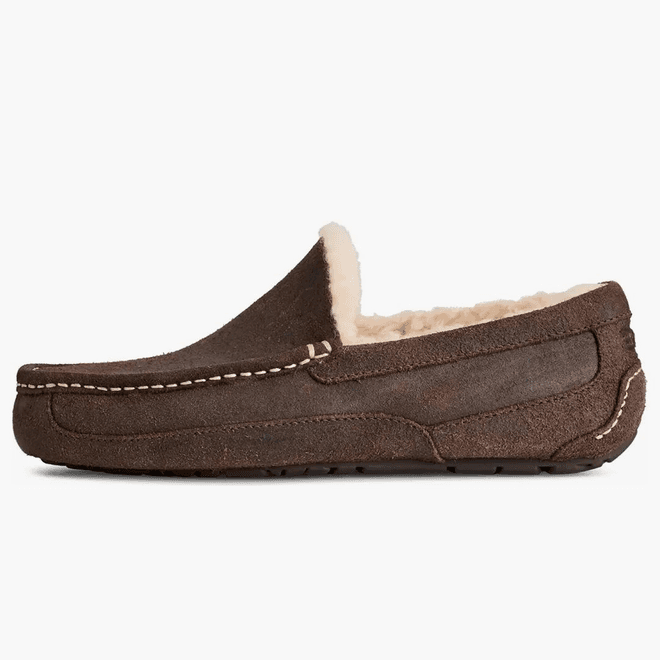 UGG® Ascot Leather Distressed Slipper