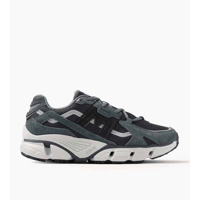 Karhu Super Fulcrum India Ink Black